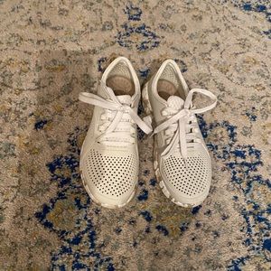 Womens Croc Sneakers Size 8